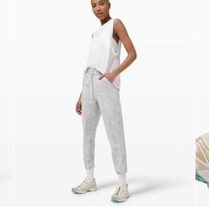 Lululemon Stretch High Rise Jogger size 4